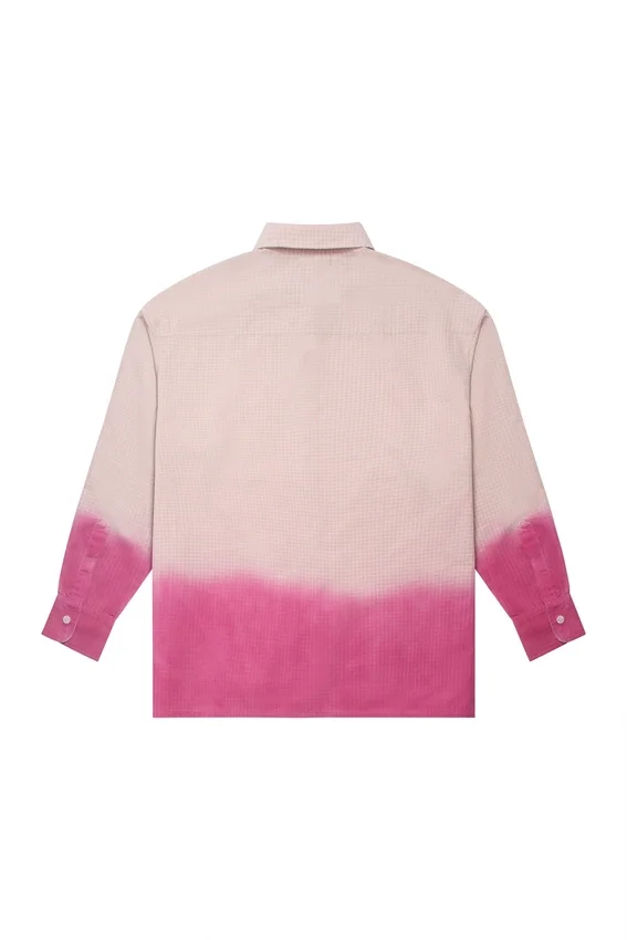 Chemise à carreaux teinte par immersion