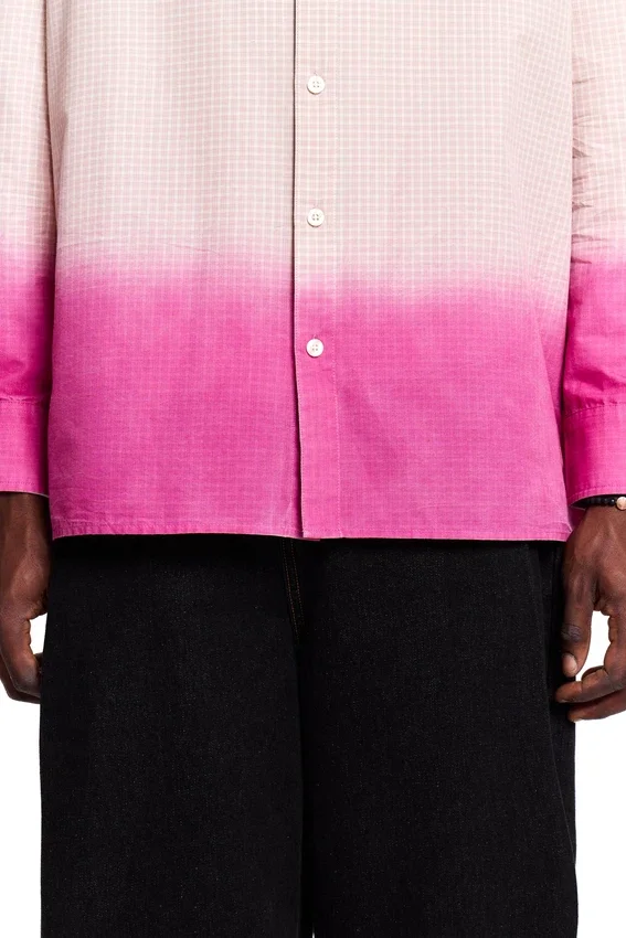Chemise à carreaux teinte par immersion