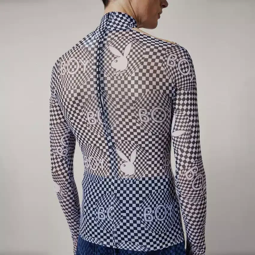 Haut en maille « Checkerboard Vortex » de la collection Playboy x BOY