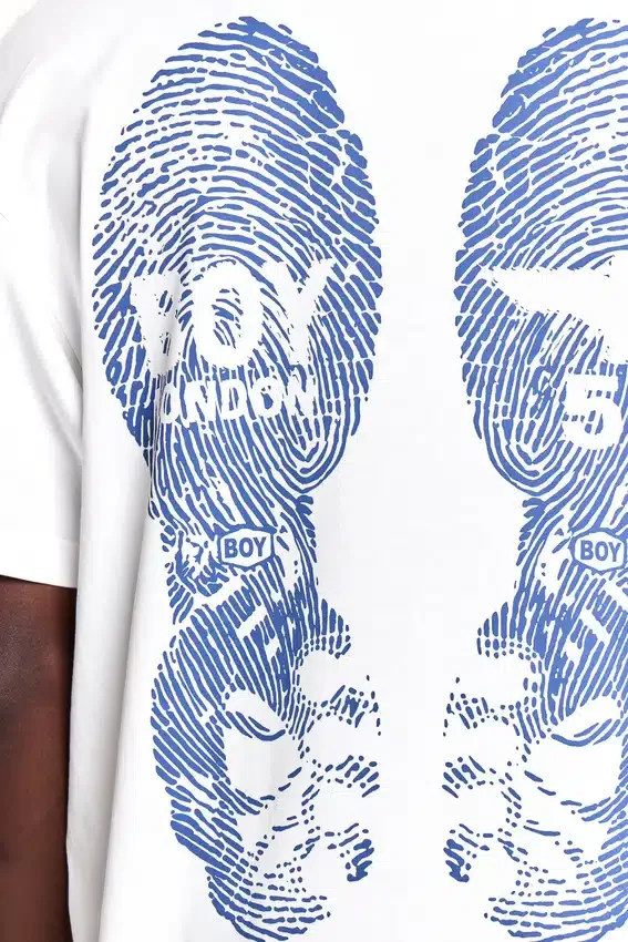 T-shirt Foot Print