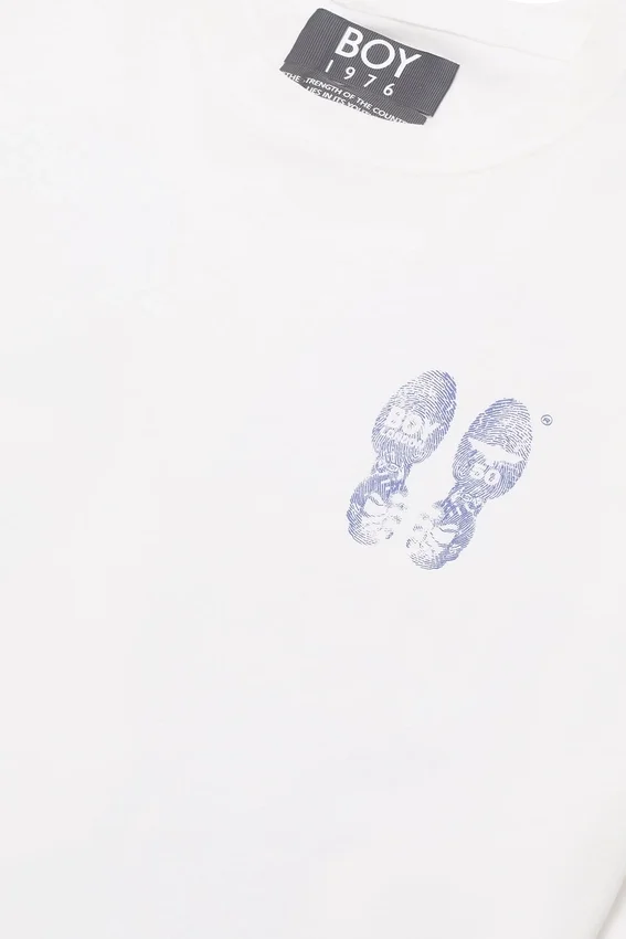 T-shirt Foot Print