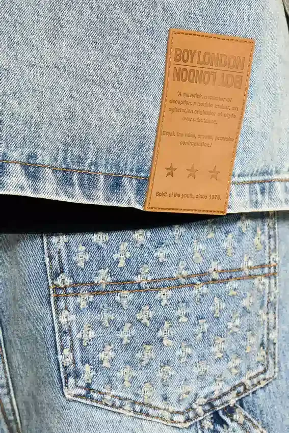 Veste en denim délavé au laser